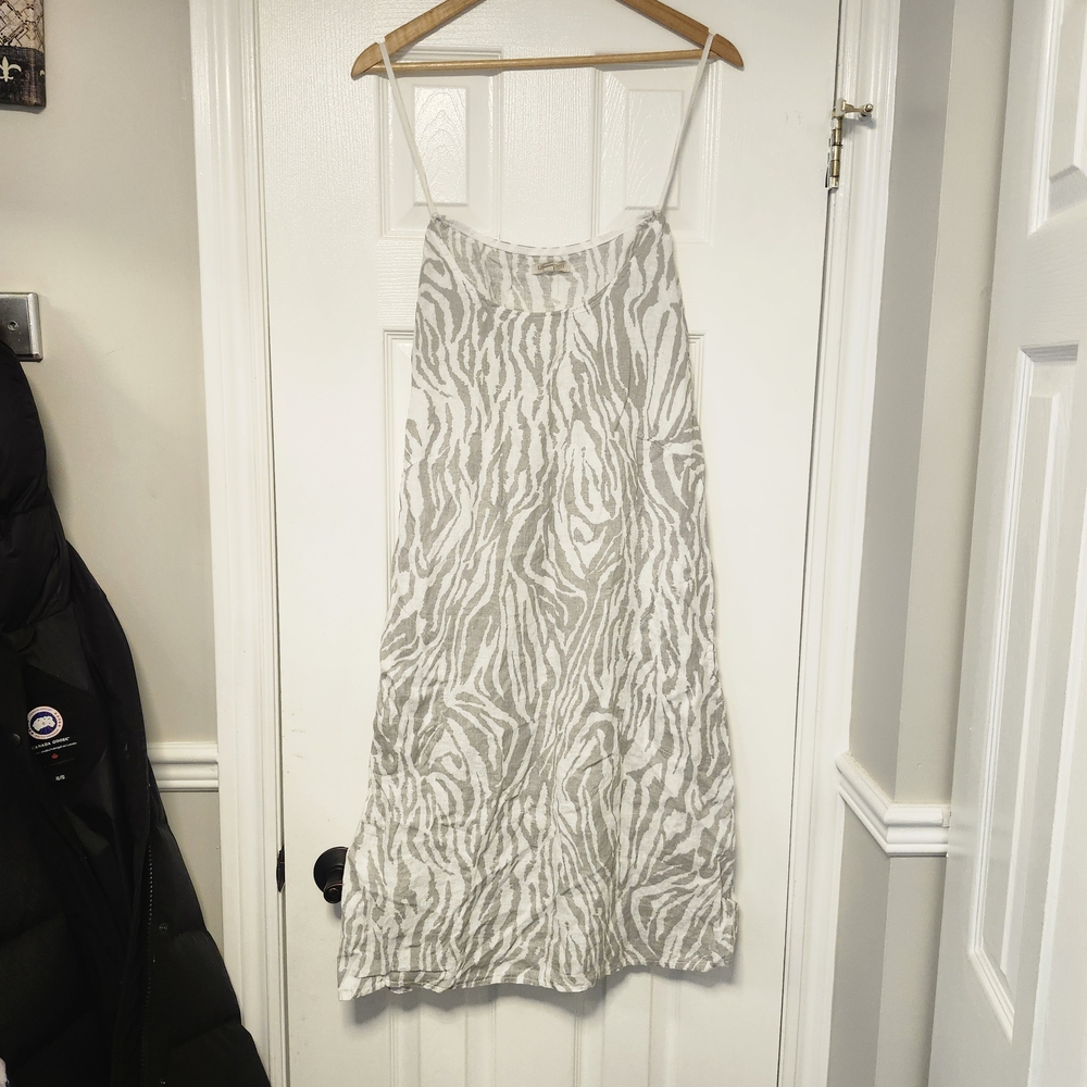 Lina Zebra Print Midi Dress in Gray and White